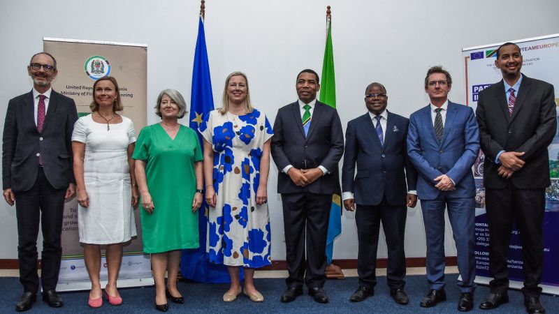 Jutta Urpilainen and Mwigulu Nchemba with the EU delegation to Tanzania