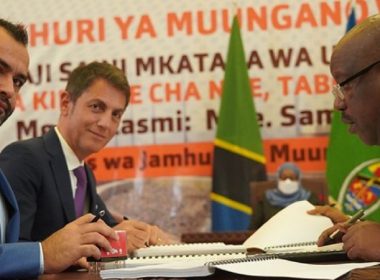 Yapı Merkezi and Tanzania Railways Corporation signing the construction agreement for the 4th phase of Standard Gauge Railway (SGR) connecting Tabora and Isaka.