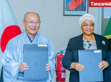 Japan ambassador and Dr.Mwamba signing Dodoma Inner Ring Road construction deal